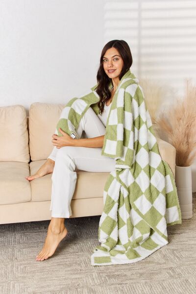 Checkered Print Throw Blanket